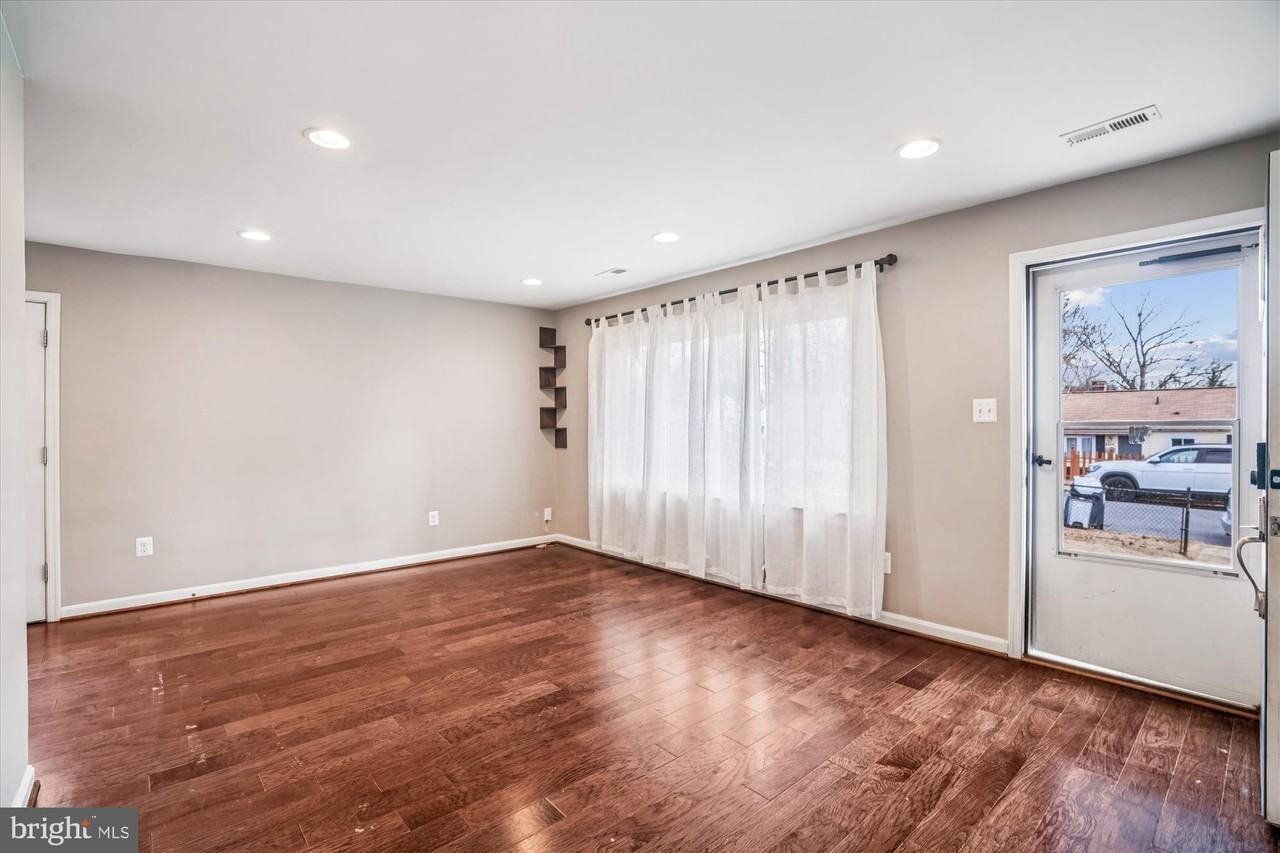 3720 Harmon Ave - Photo 3 of 27