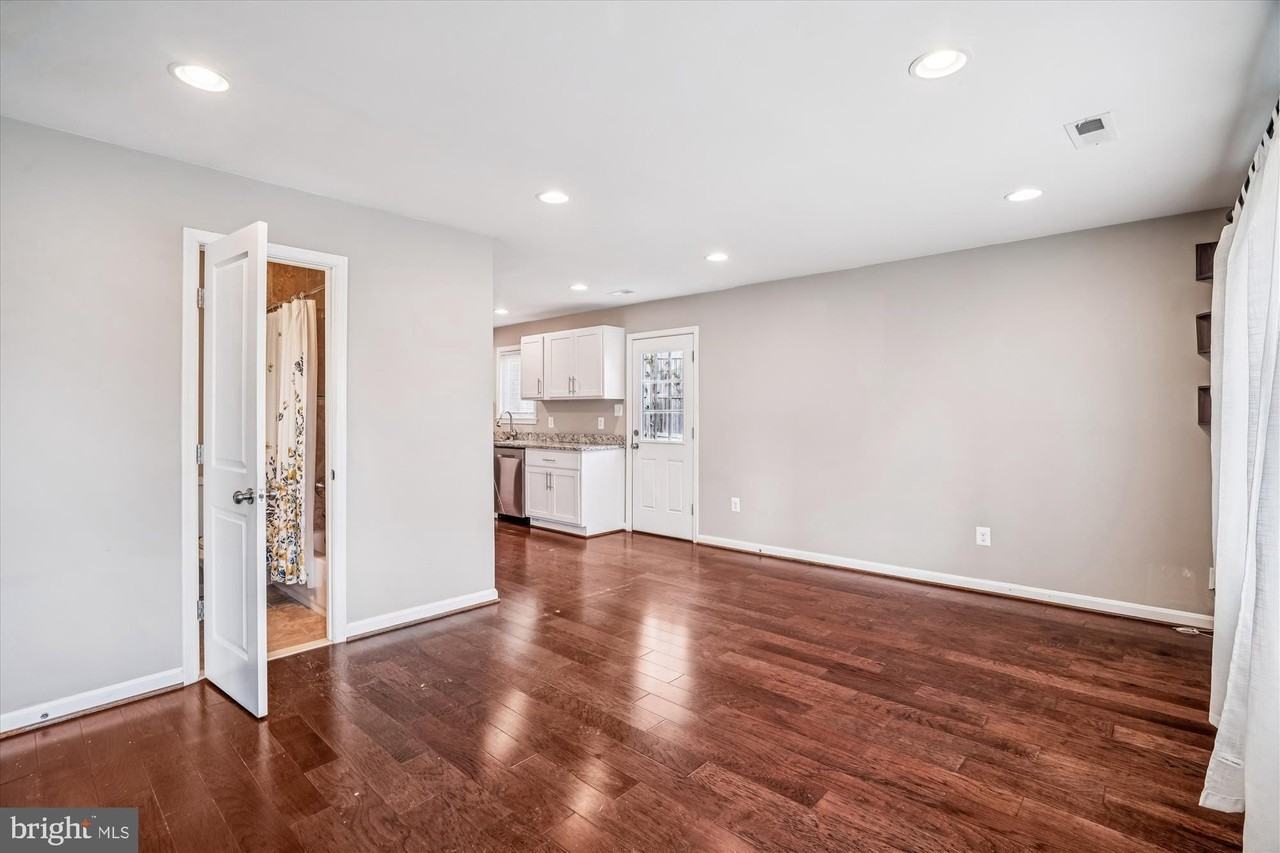 3720 Harmon Ave - Photo 5 of 27