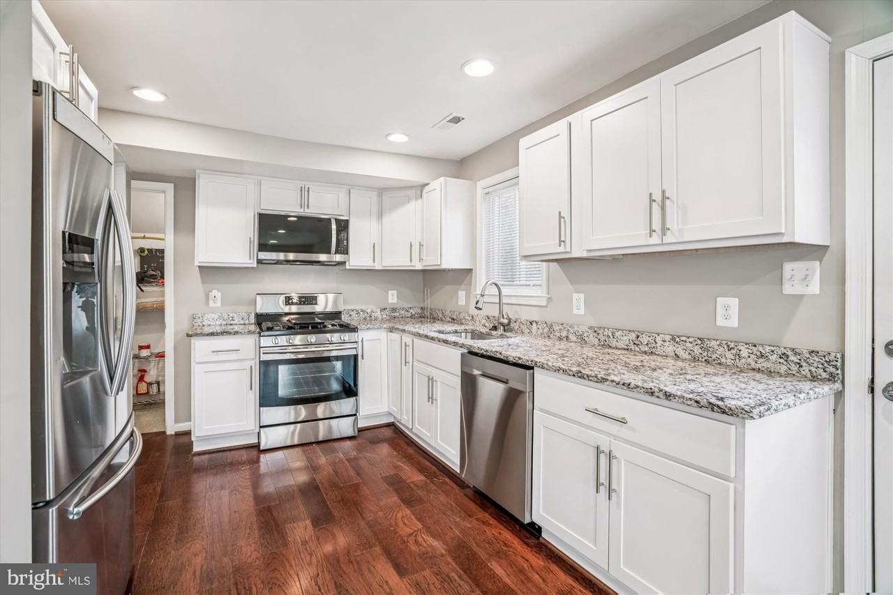 3720 Harmon Ave - Photo 7 of 27