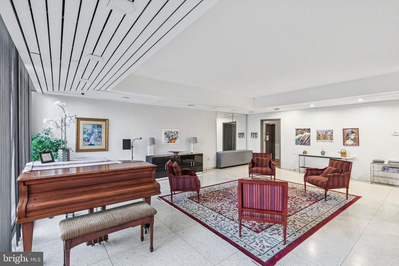 7301 Coventry Ave Apt 101 #101 - Photo 2 of 15