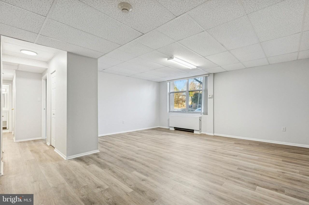 7301 Coventry Ave Apt 101 #101 - Photo 5 of 15