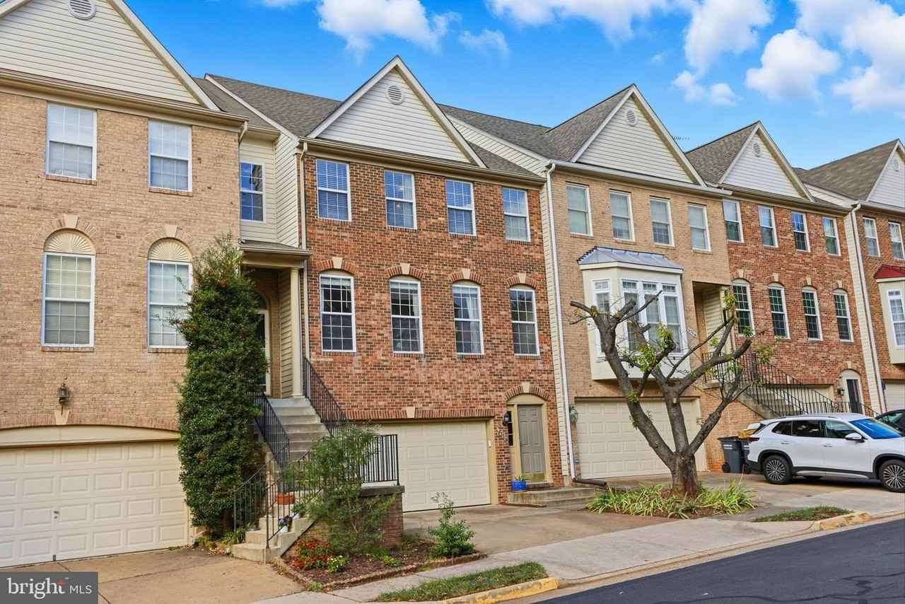 47716 Bowline Ter - Photo 2 of 30