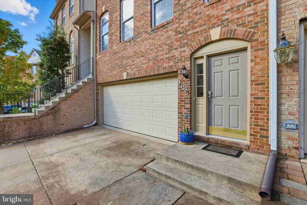 47716 Bowline Ter - Photo 3 of 30