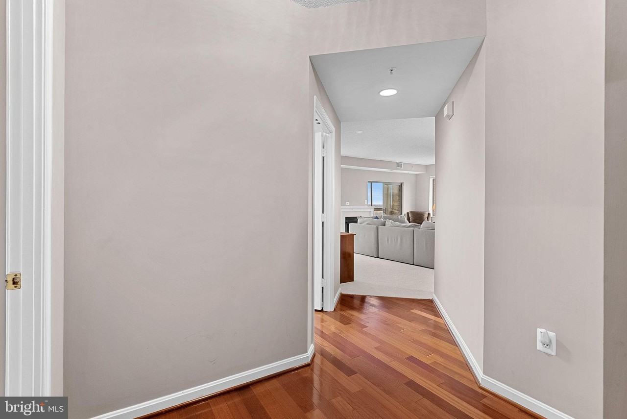 19375 Cypress Ridge Ter Unit 907 #907 - Photo 3 of 50