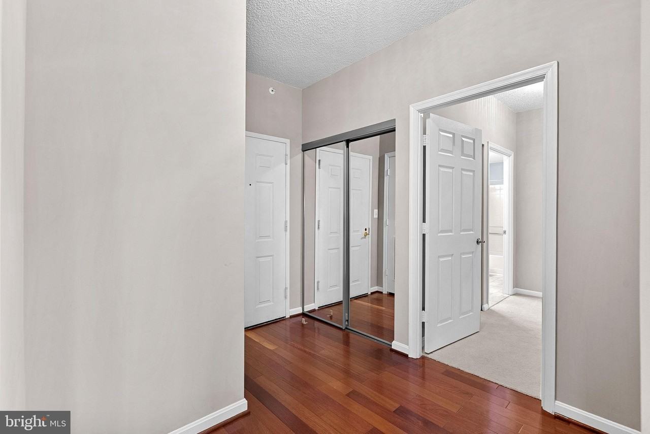 19375 Cypress Ridge Ter Unit 907 #907 - Photo 4 of 50