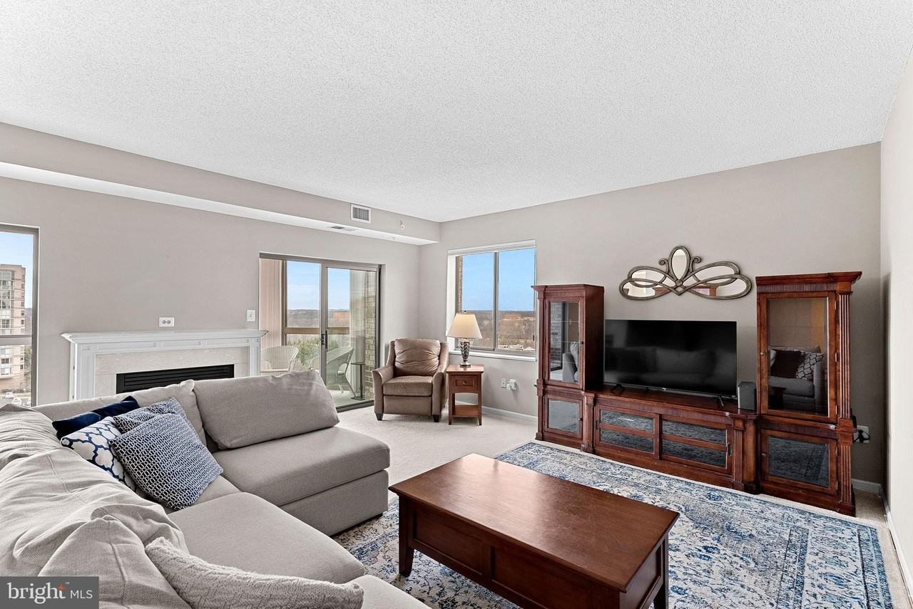 19375 Cypress Ridge Ter Unit 907 #907 - Photo 7 of 50