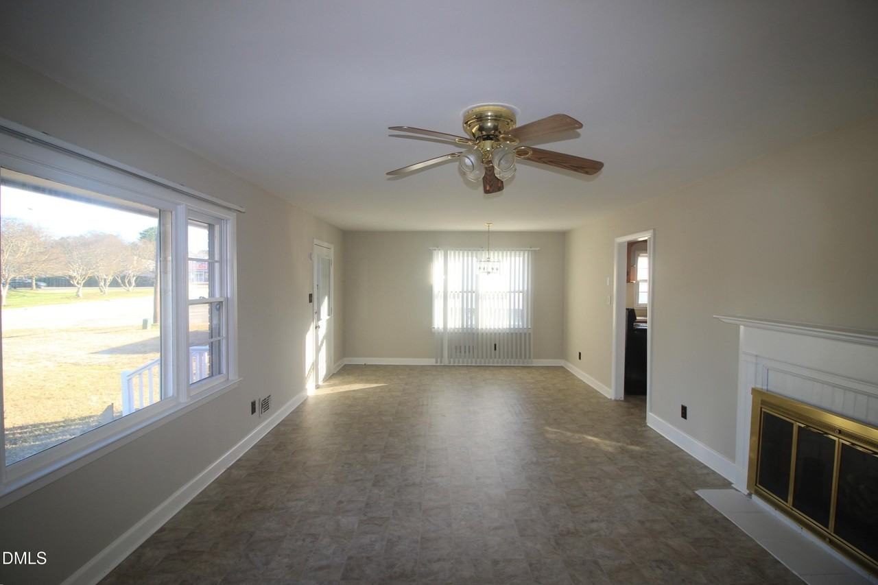 1209 Bobbitt Dr - Photo 5 of 18