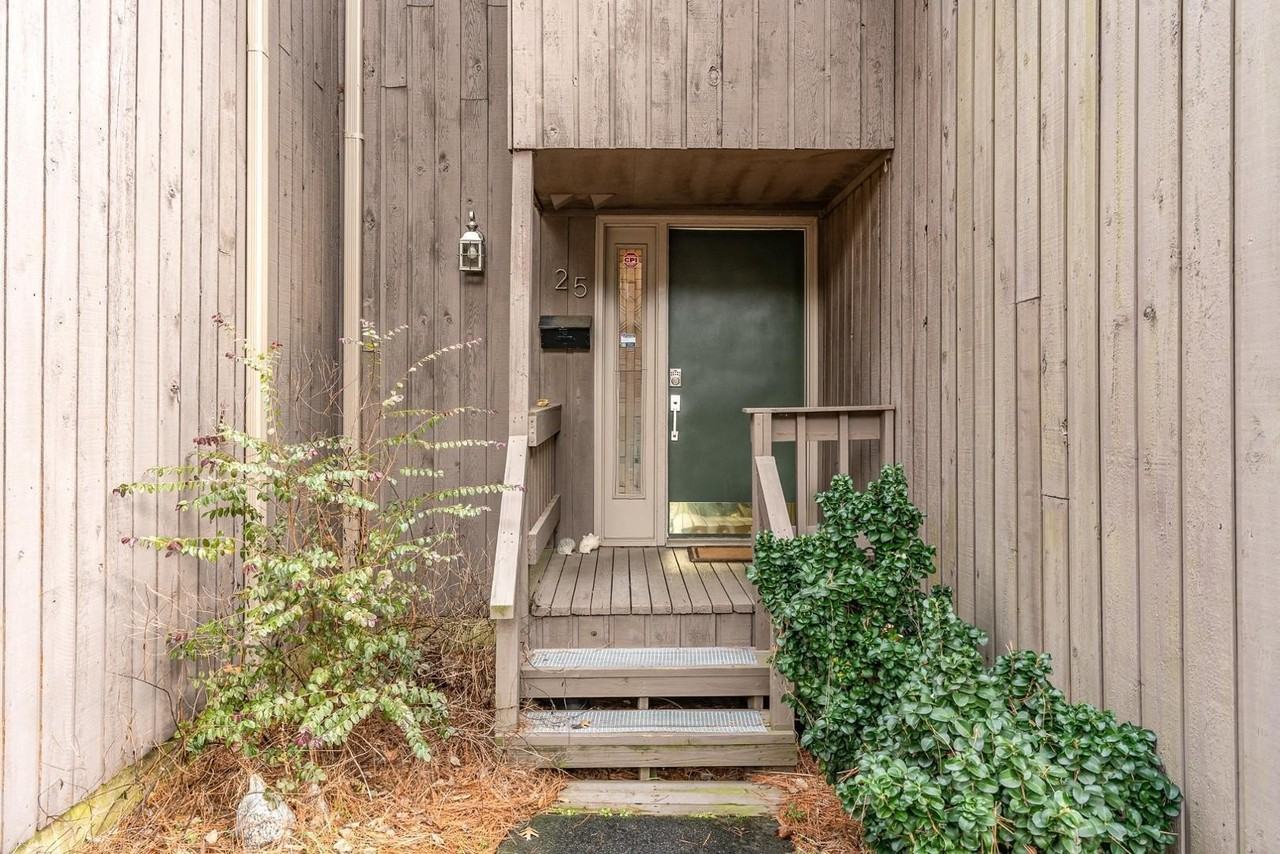 25 Bluff Trl - Photo 2 of 26