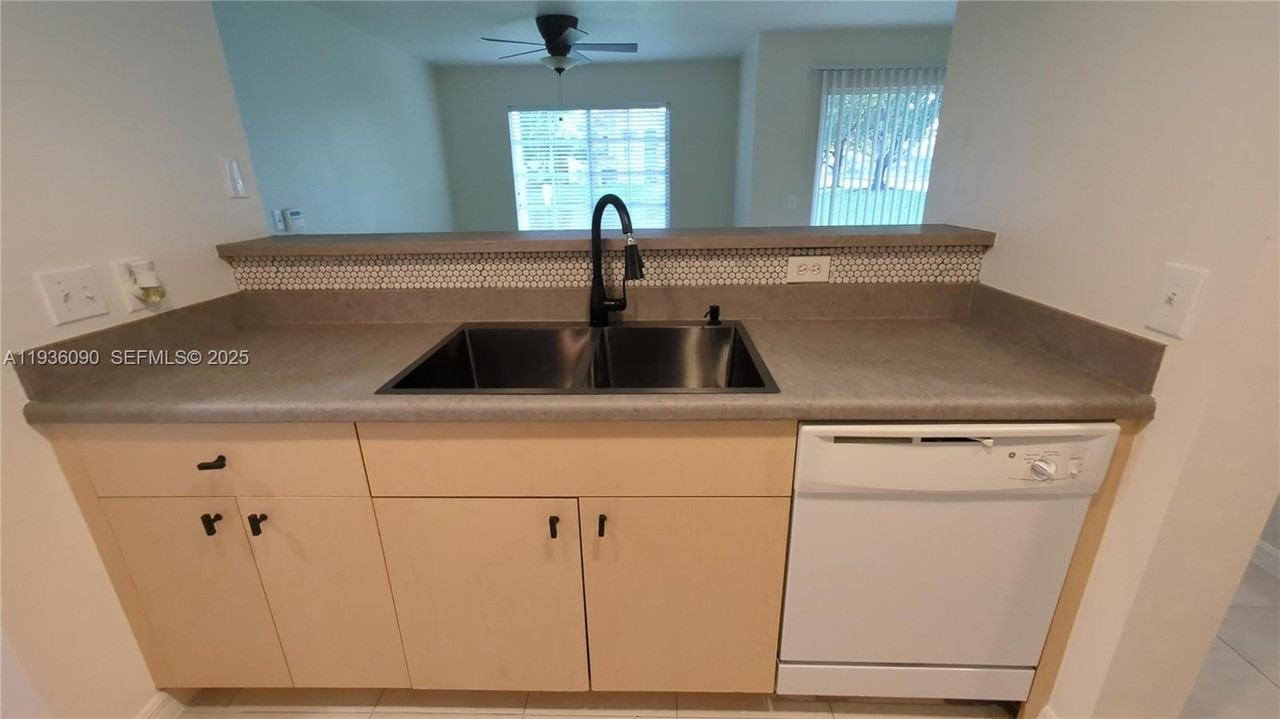 4220 San Marino Boulevard #106 - Photo 7 of 27