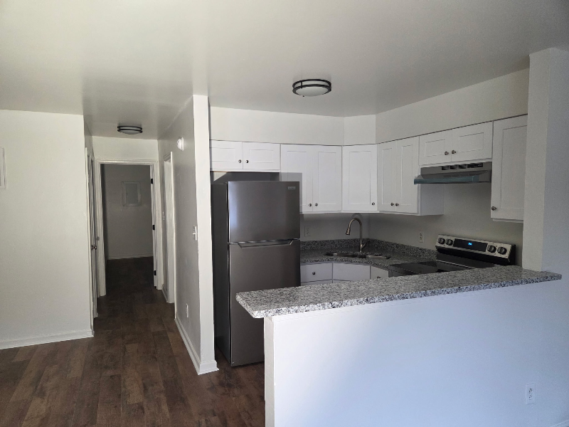 1012 W 36th St #B - Photo 2 of 9