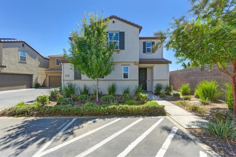 4600 Ocean Ln - Photo 2 of 26