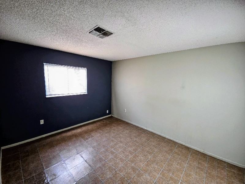 7239 Sky Ct - Photo 6 of 13