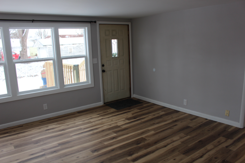 310 E 37th St - Photo 4 of 13