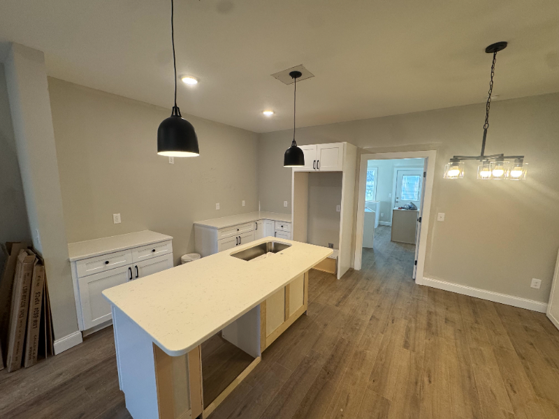 263 W Spring St - Photo 2 of 15