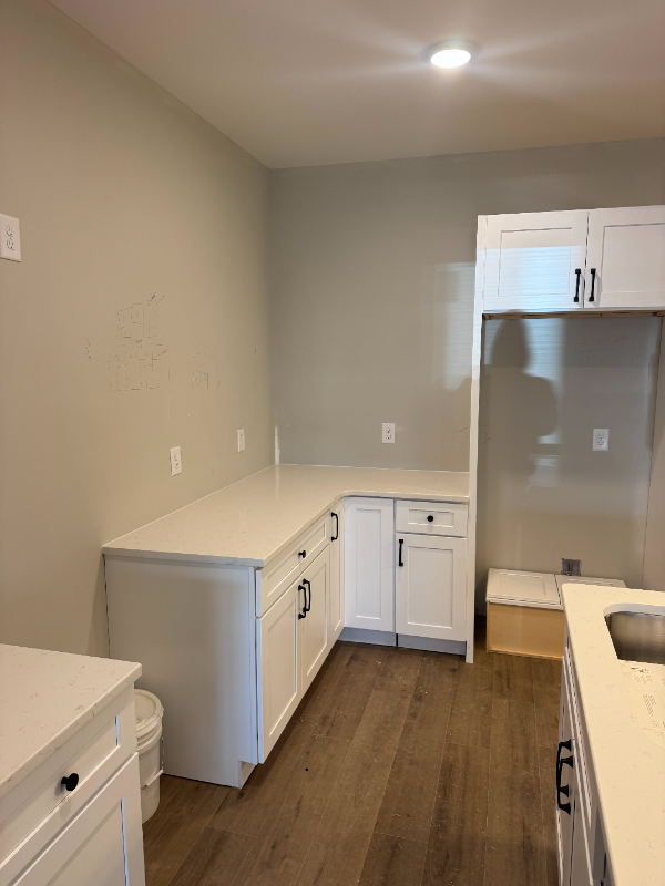 263 W Spring St - Photo 4 of 15