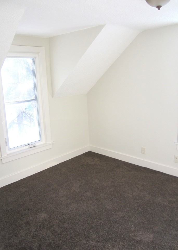 2615 Polk St Ne #2 - Photo 4 of 11