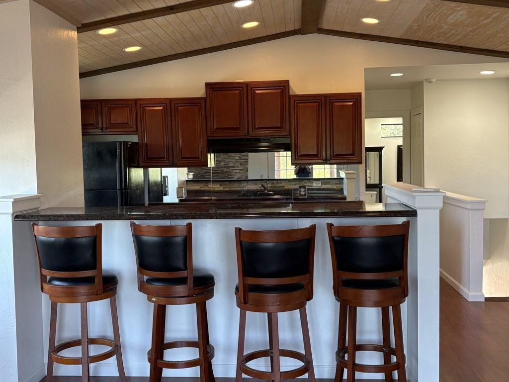 576 Campbell St #B - Photo 5 of 15