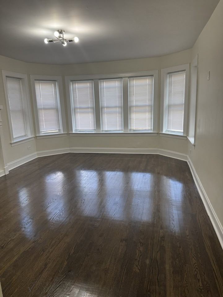 1643 E 86th Pl #1 - Photo 3 of 10