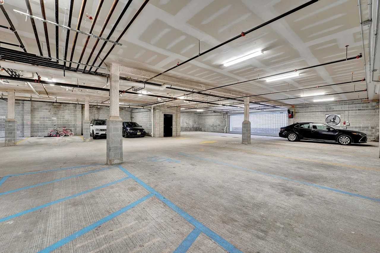 707 28th St #101 - Photo 2 of 18