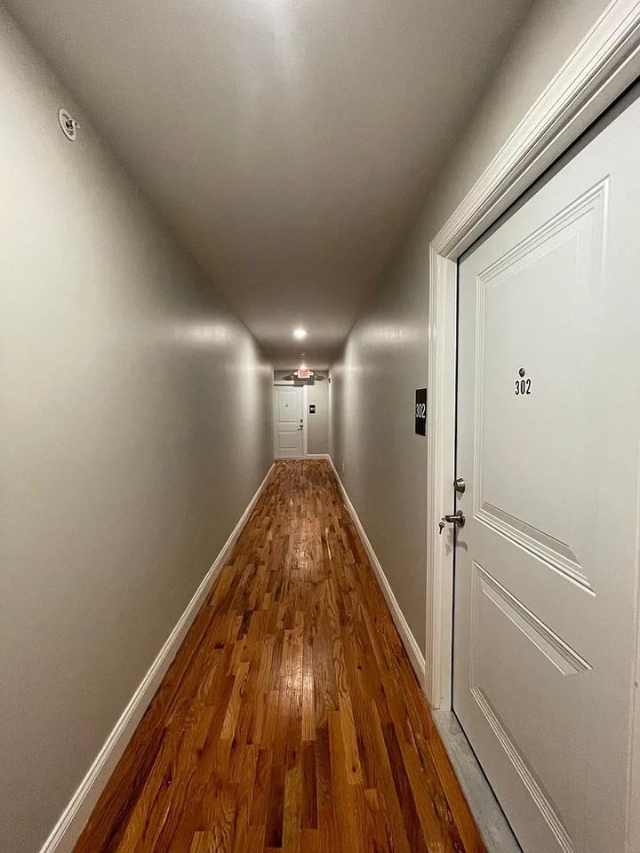 707 28th St #101 - Photo 4 of 18