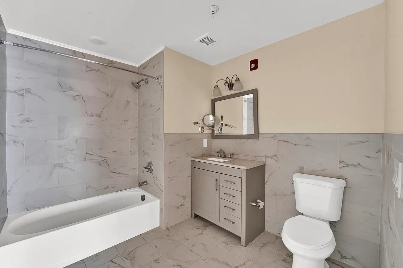 707 28th St #101 - Photo 6 of 18