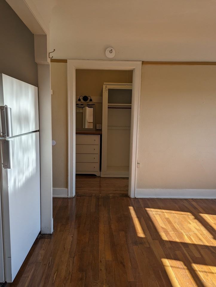 405 S 2nd St #307 - Photo 6 of 18