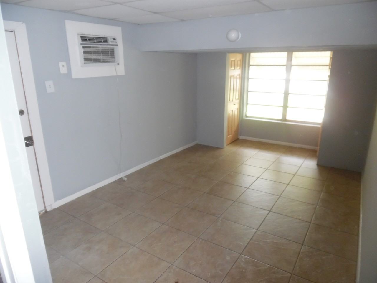 1900 Ne 157th Ter #NA - Photo 3 of 16