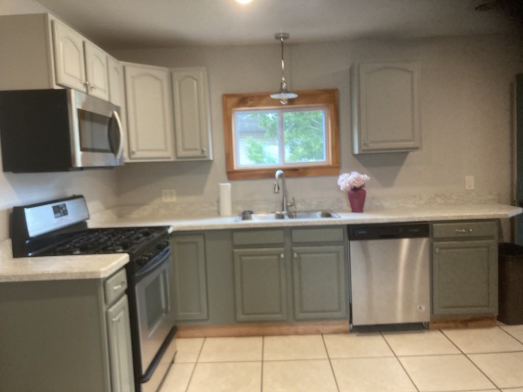 102 N Work St - Photo 4 of 14