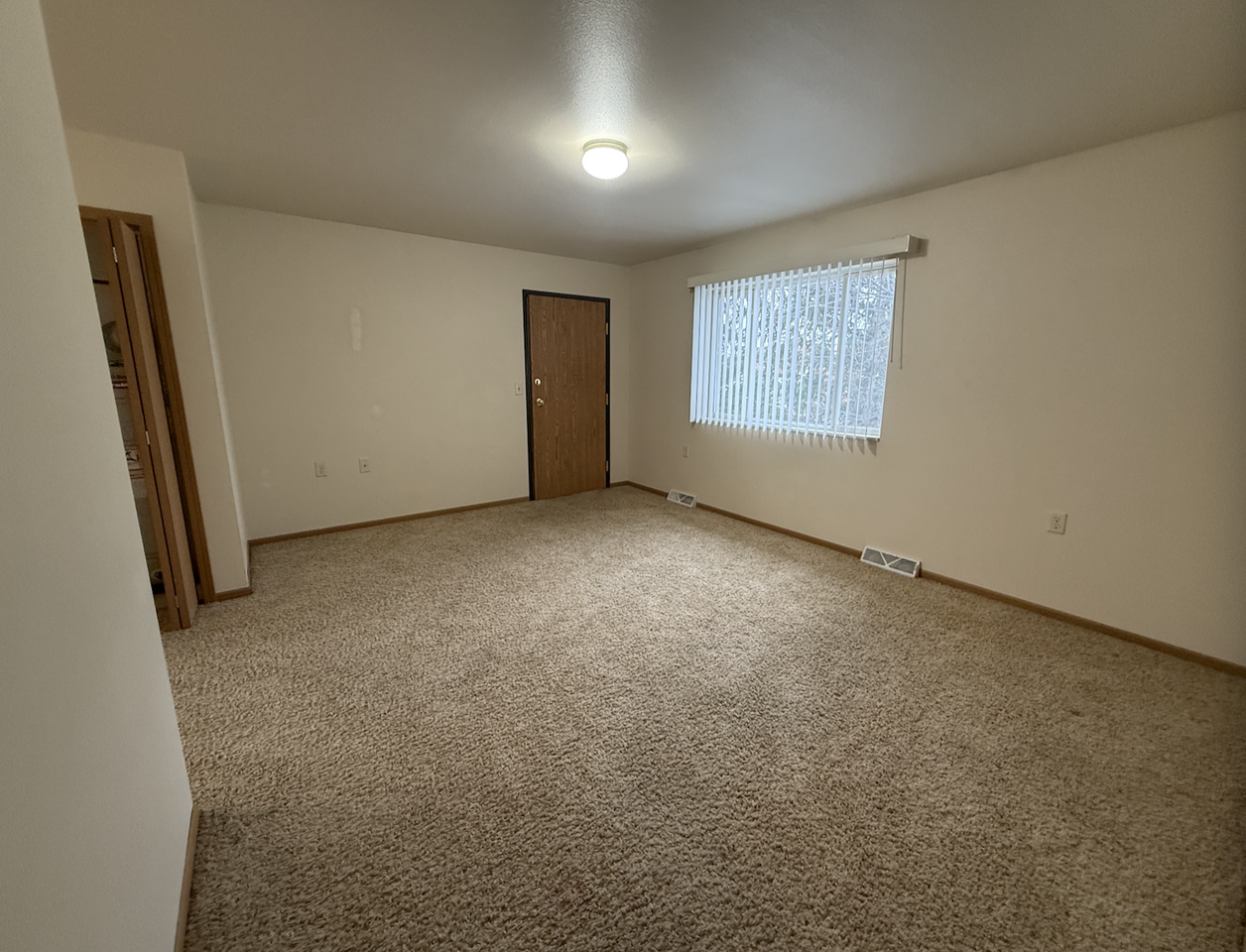 1322 8th Avenue Northeast - Photo 4 of 11