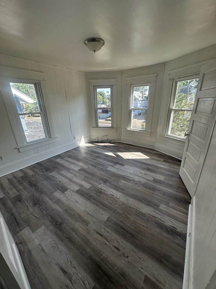 841 East Buchtel Avenue - Photo 2 of 3