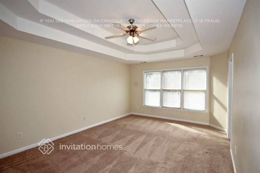 348 Adelaide Xing - Photo 6 of 11