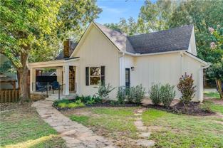 319 S College Ave - Photo 1 of 1