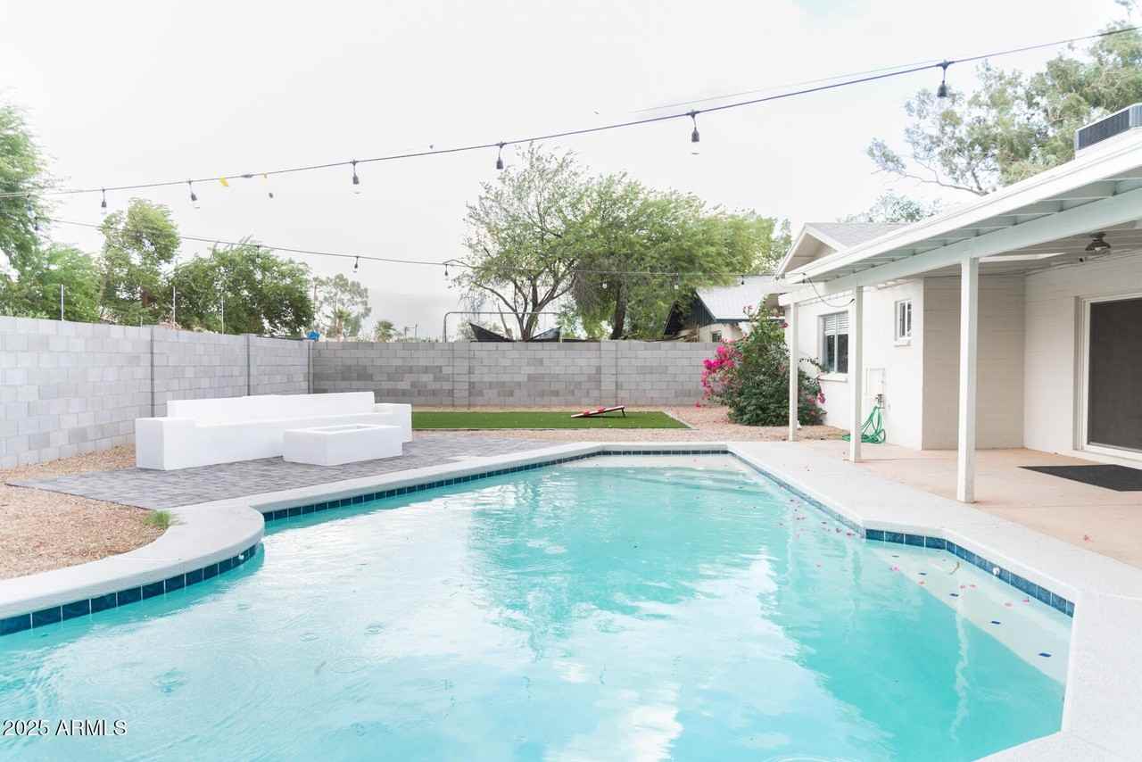 2140 E Broadmor Dr - Photo 3 of 26