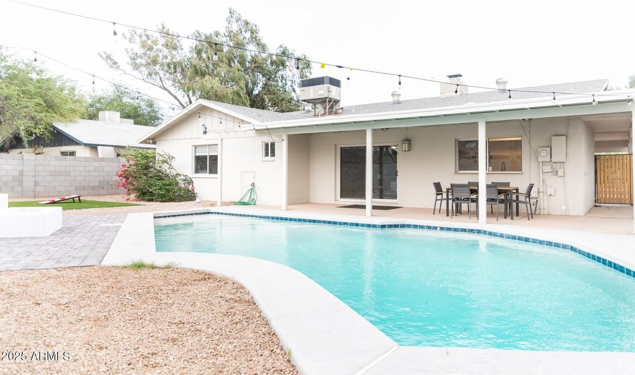 2140 E Broadmor Dr - Photo 4 of 26