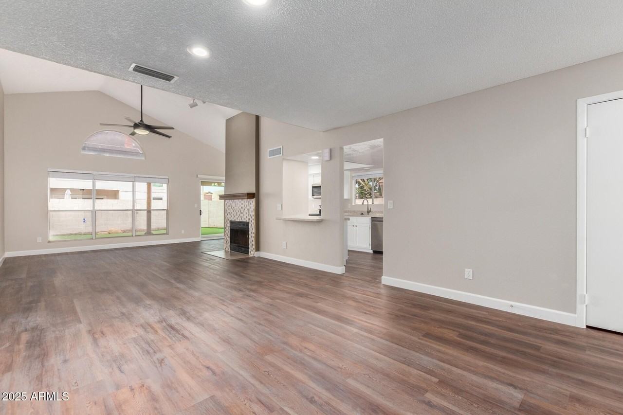 1616 N Calle Cir - Photo 3 of 18