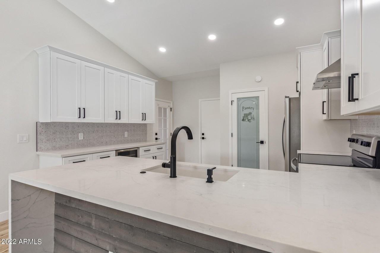 11 N Concord St - Photo 7 of 21