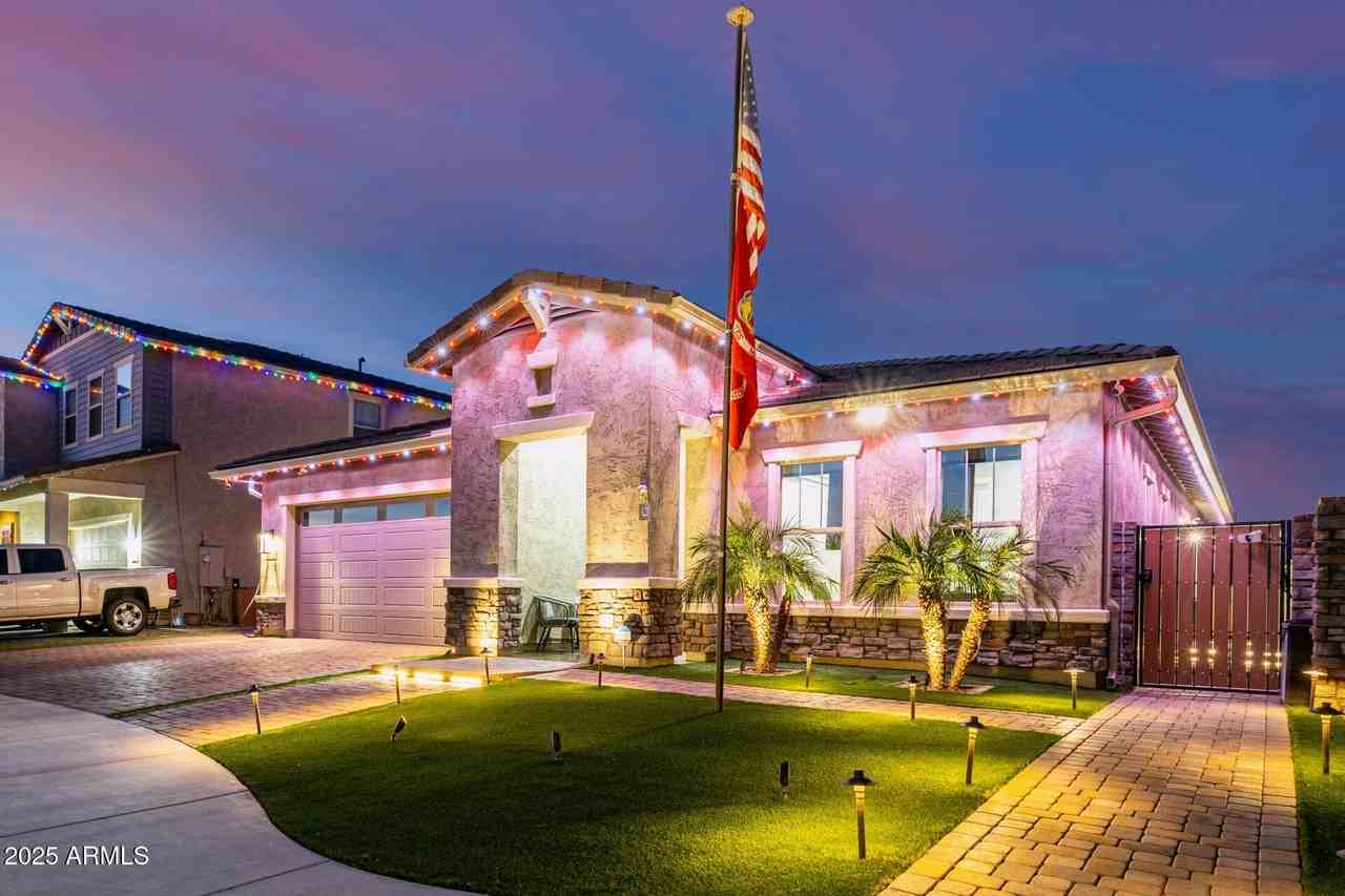 10808 W Luke Ave - Photo 6 of 50