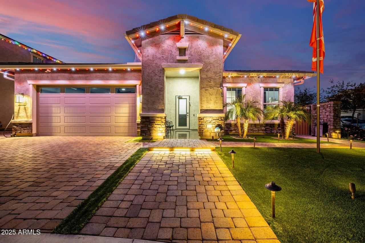 10808 W Luke Ave - Photo 7 of 50