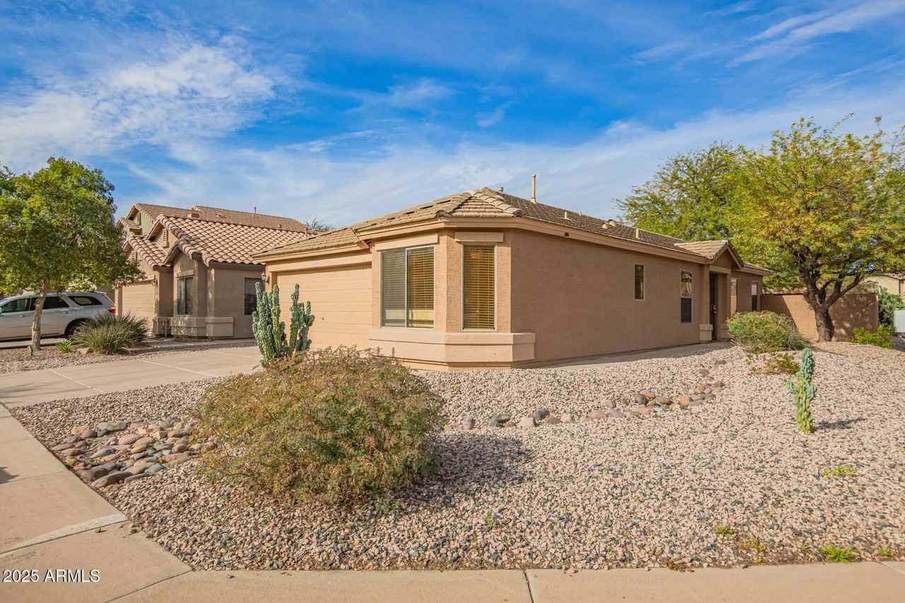 42346 W Sunland Dr - Photo 5 of 30