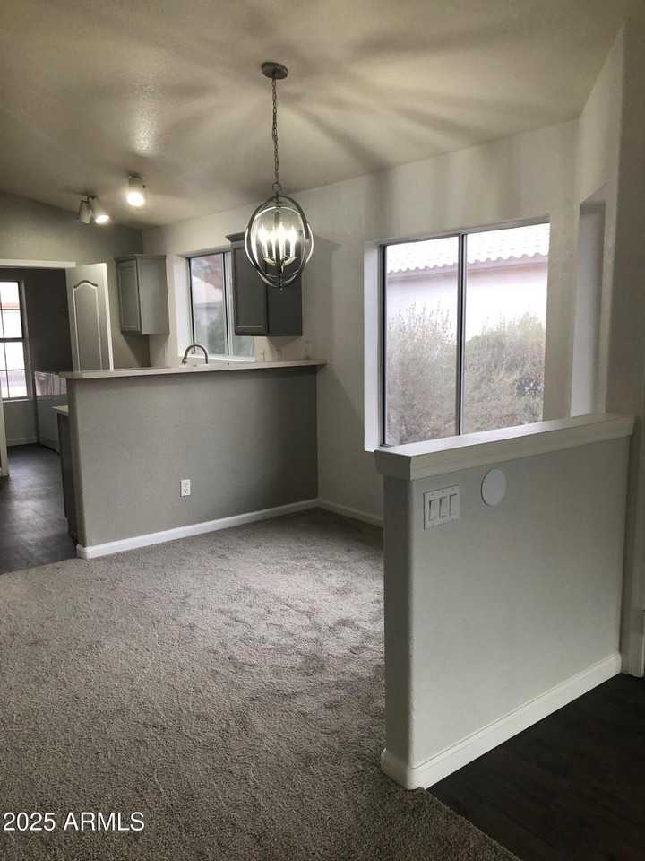 735 E Baylor Ln - Photo 5 of 13