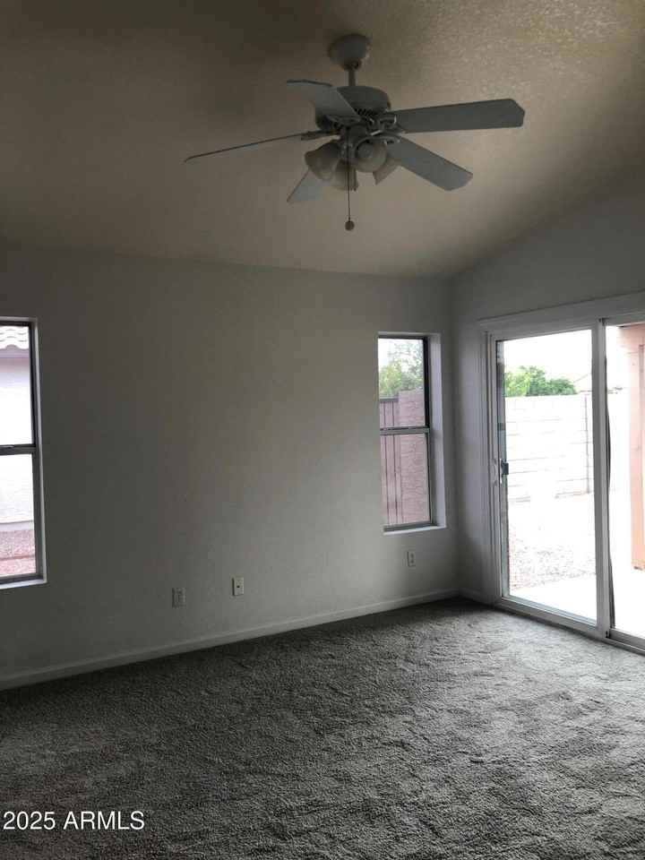 735 E Baylor Ln - Photo 6 of 13