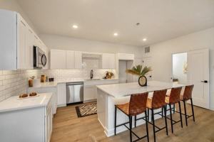 featured image of 6501 Hickman RoadBuilding A,