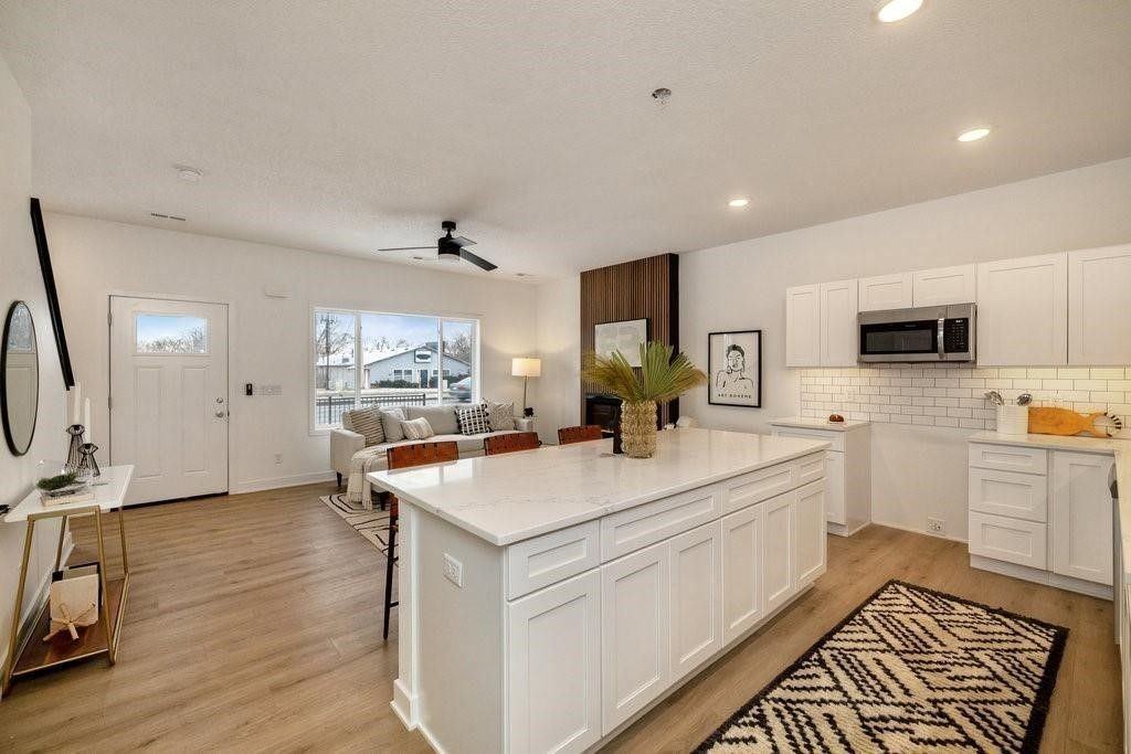 6501 Hickman RoadBuilding A, - Photo 3 of 31