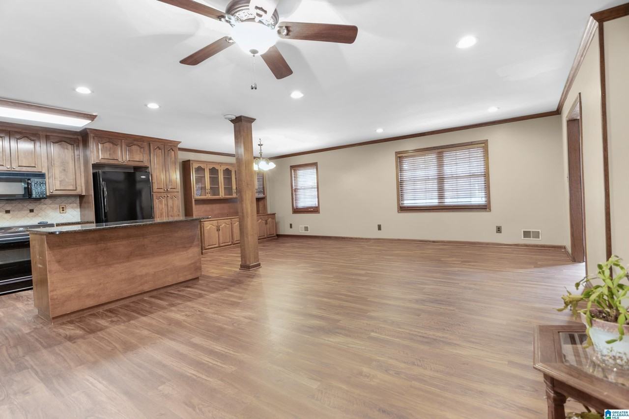 1524 Highland Dr - Photo 4 of 23