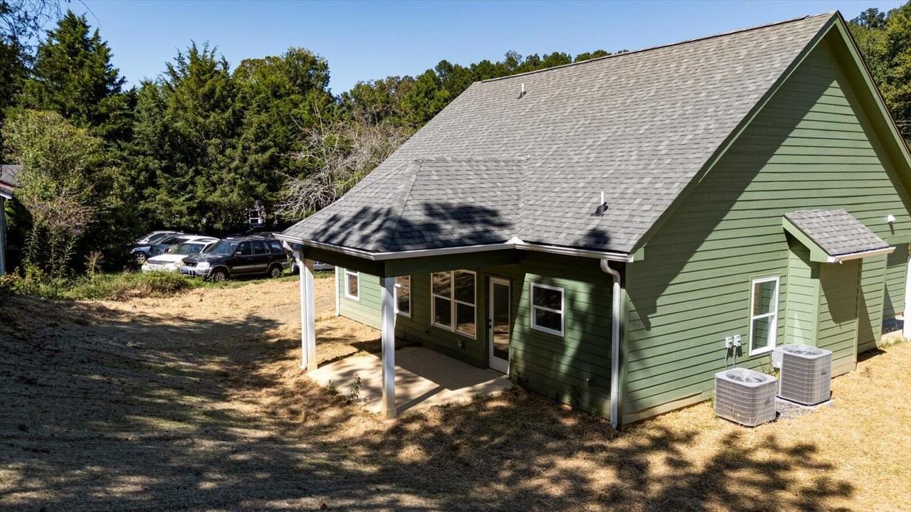 4757 Green Shanty Rd - Photo 3 of 37