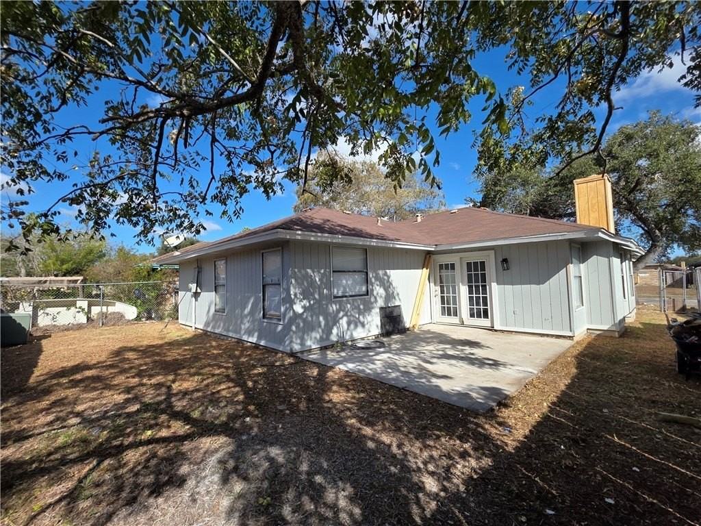 2529 Crestlea Dr - Photo 2 of 38