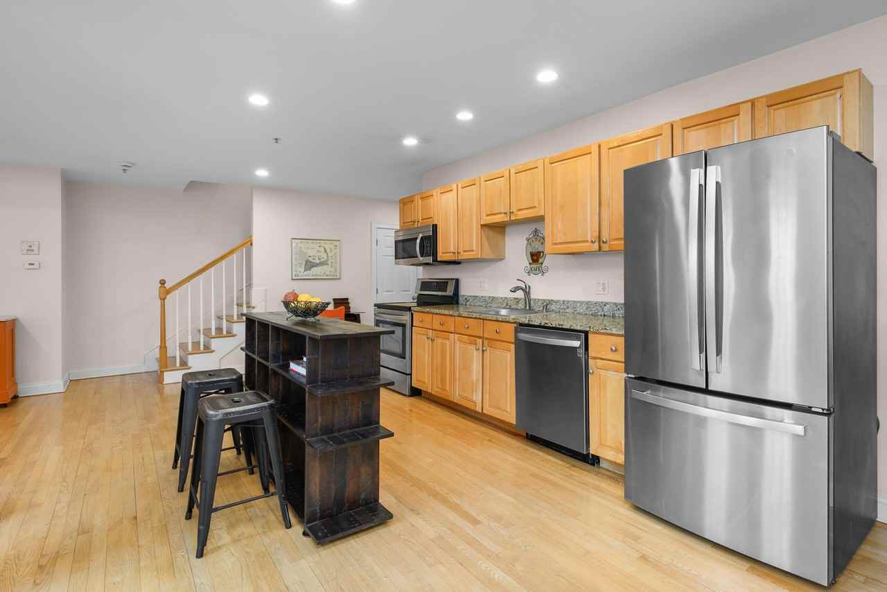 615 Main St Unit 3 #3 - Photo 5 of 22