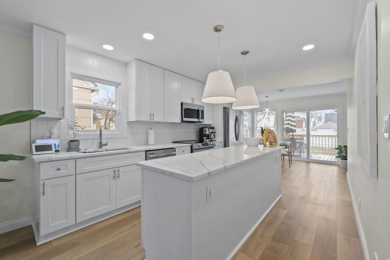 111 Rosslyn Ave - Photo 7 of 30