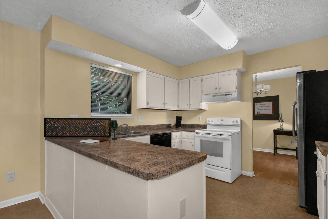 3084 Highland Park Dr - Photo 6 of 25