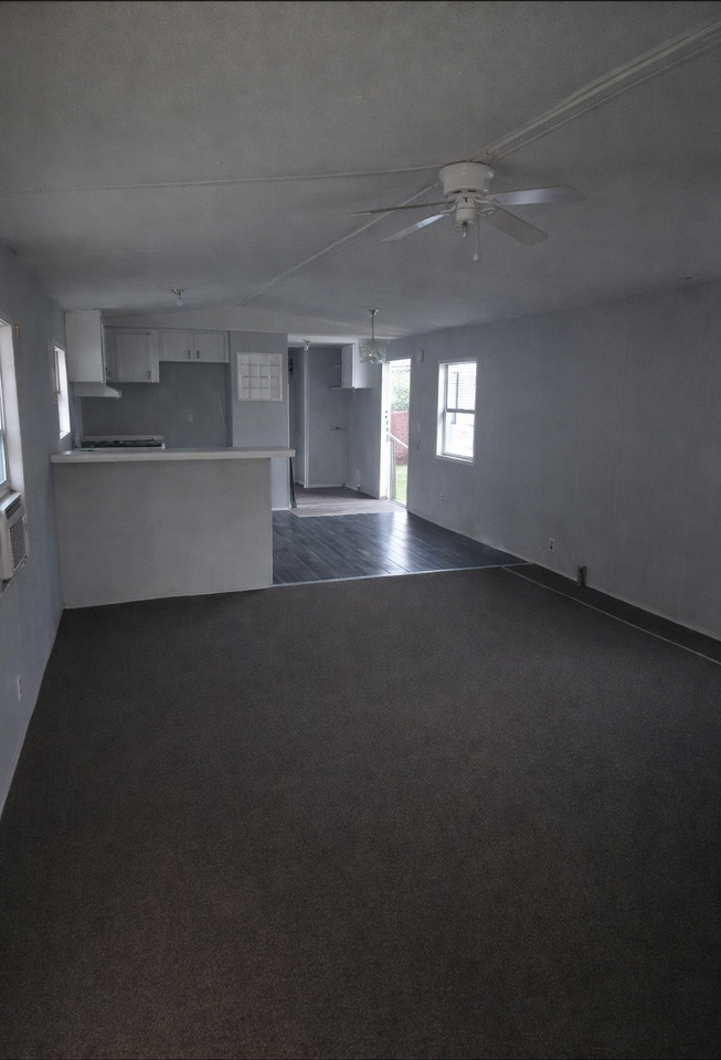 110 Deborah Drive 2000 - 15 #15 - Photo 4 of 11